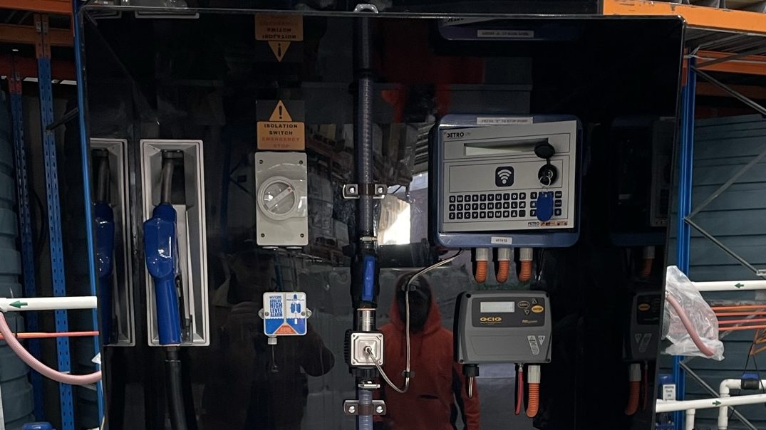 AdBlue dispensing cabinet with meter and level monitor